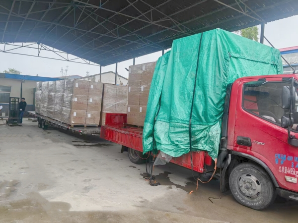 初效袋式過濾器發(fā)貨—新鄉(xiāng)北方濾器有限公司